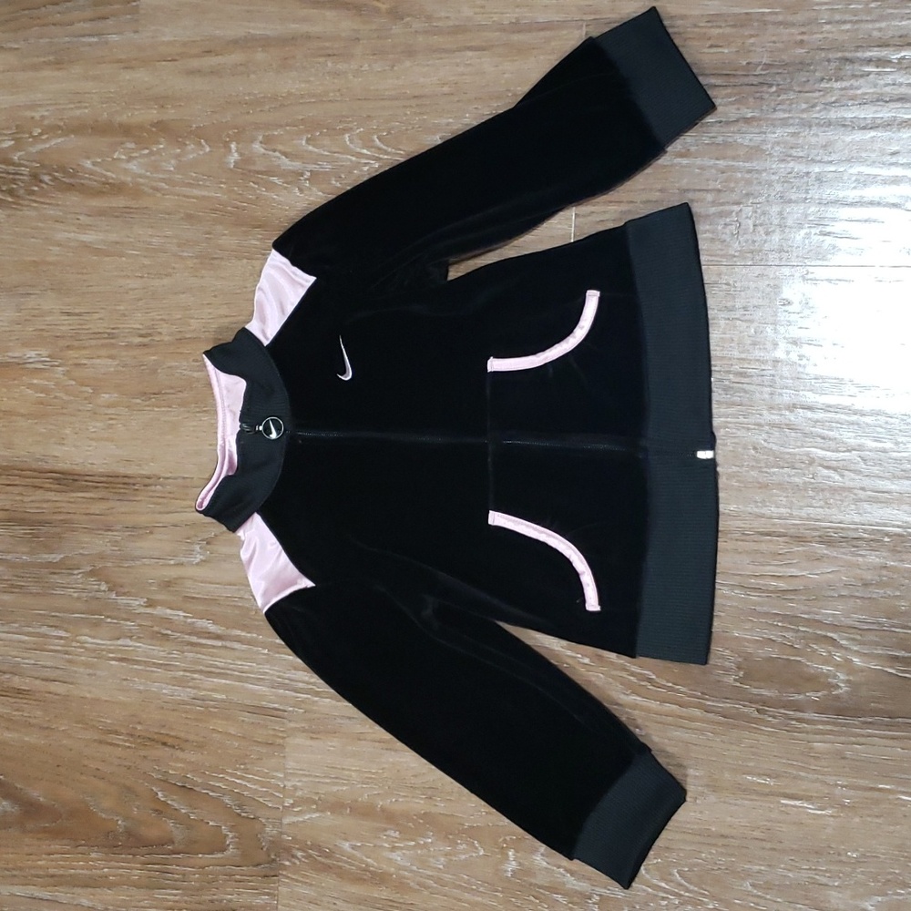 (4T) Nike Toddler Girl's Velvet Stain Loungewear Athleisure Graphic Logo